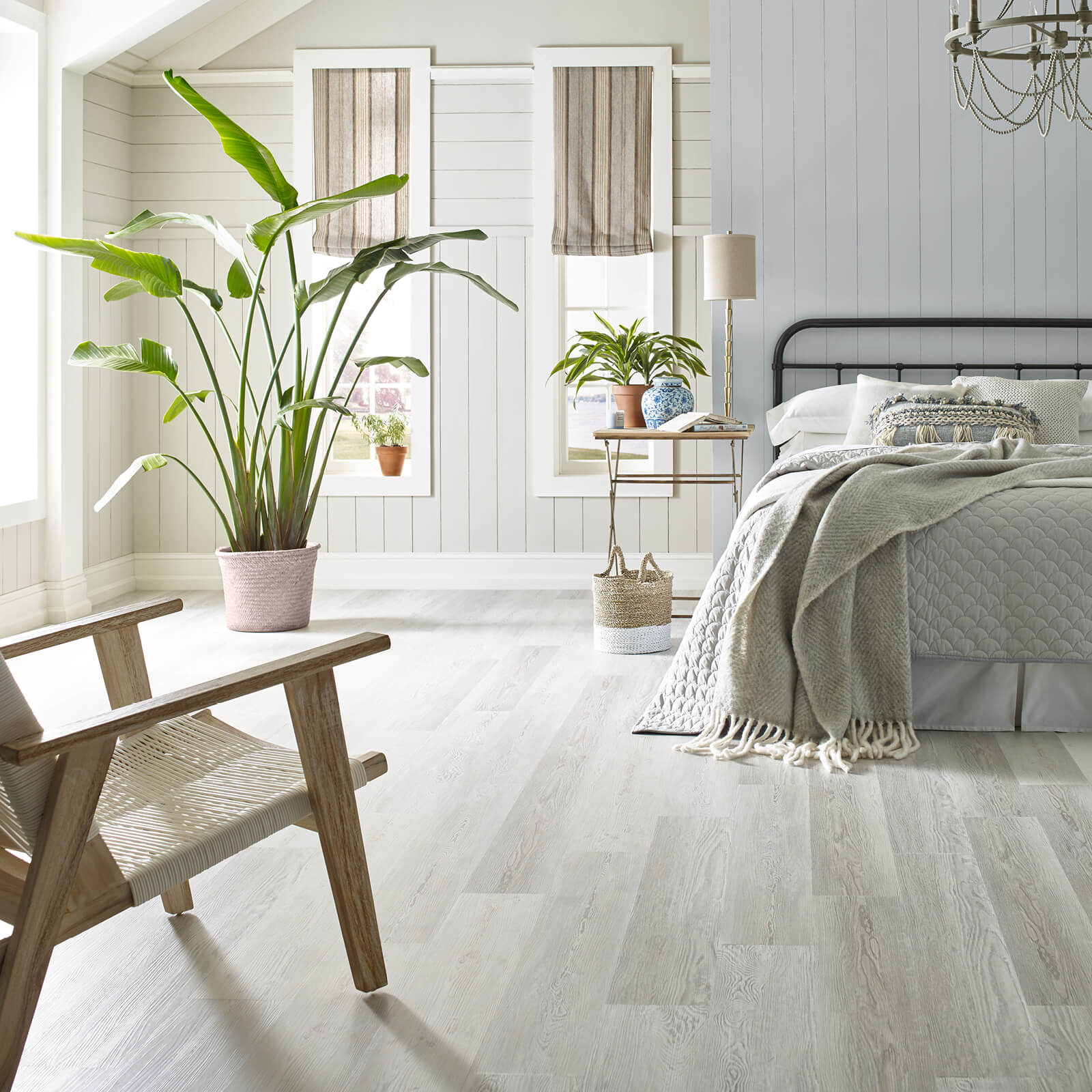 Bedroom laminate flooring | The L&L Company
