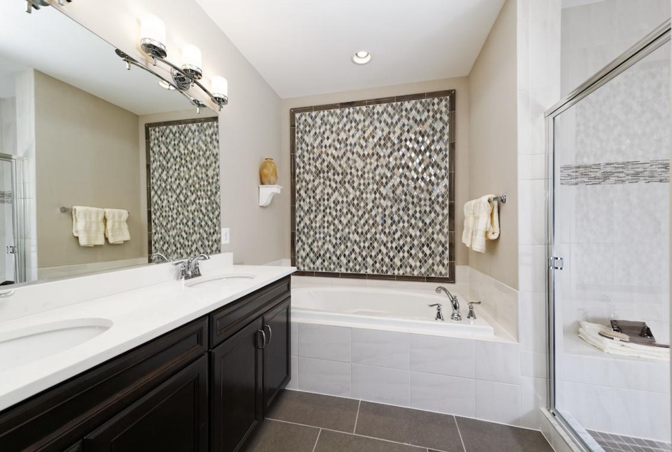 Lavish bathroom interior | The L&L Company